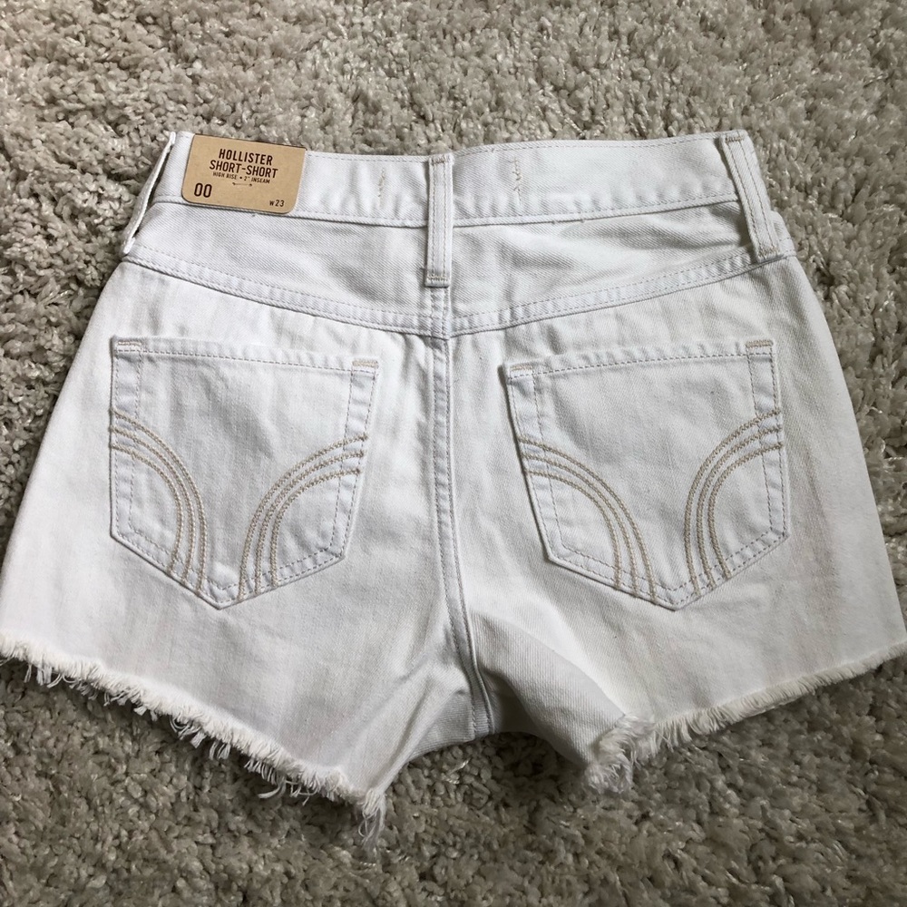 High Rise Shorts 🍒 - Picture 2 of 2
